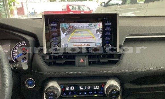 Comprar Usado Toyota RAV4 Branco Carro em Luena em Moxico Comprar Usado Toyota RAV4 Branco Carro em Luena em Moxico