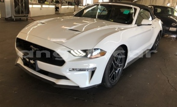Acheter Occasion Voiture Ford Mustang Blanc à Luena, Moxico Acheter Occasion Voiture Ford Mustang Blanc à Luena, Moxico