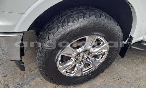 Comprar Usado Ford F–150 Branco Carro em Luena em Moxico Comprar Usado Ford F–150 Branco Carro em Luena em Moxico