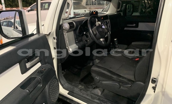 Acheter Occasion Voiture Toyota FJ Cruiser Blanc à Benguela, Benguela Acheter Occasion Voiture Toyota FJ Cruiser Blanc à Benguela, Benguela