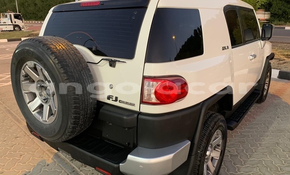 Acheter Occasion Voiture Toyota FJ Cruiser Blanc à Benguela, Benguela Acheter Occasion Voiture Toyota FJ Cruiser Blanc à Benguela, Benguela