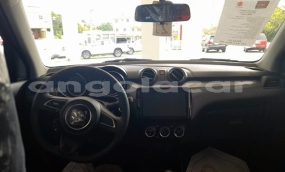 Acheter Occasion Voiture Suzuki Swift Rouge à Luena, Moxico Acheter Occasion Voiture Suzuki Swift Rouge à Luena, Moxico