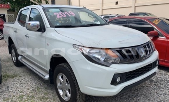 Acheter Neuf Voiture Mitsubishi L200 Blanc à Luena, Moxico