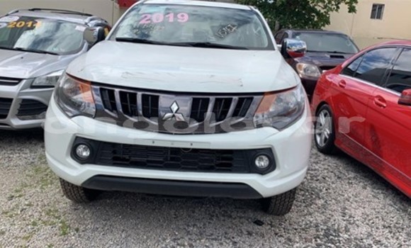 Buy New Mitsubishi L200 White Car in Luena in Moxico Buy New Mitsubishi L200 White Car in Luena in Moxico