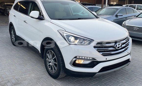 Buy Used Hyundai Santa Fe White Car in Benguela in Benguela Buy Used Hyundai Santa Fe White Car in Benguela in Benguela