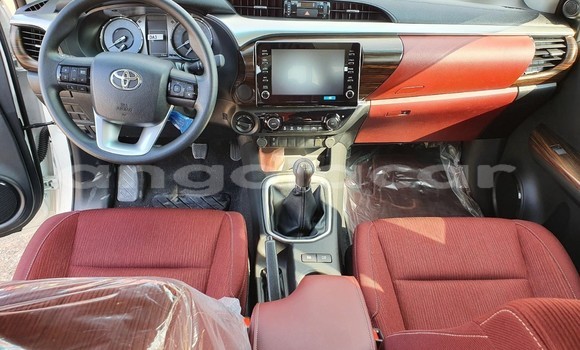 Buy Used Toyota Hilux White Car in Benguela in Benguela Buy Used Toyota Hilux White Car in Benguela in Benguela