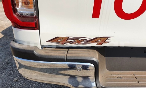 Buy Used Toyota Hilux White Car in Benguela in Benguela Buy Used Toyota Hilux White Car in Benguela in Benguela