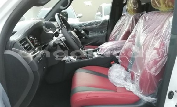 Acheter Occasion Voiture Lexus LX 570 Blanc à Luena, Moxico Acheter Occasion Voiture Lexus LX 570 Blanc à Luena, Moxico