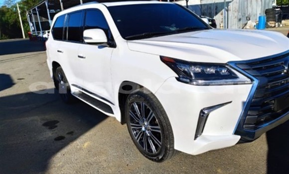 Acheter Occasion Voiture Lexus LX 570 Blanc à Luena, Moxico Acheter Occasion Voiture Lexus LX 570 Blanc à Luena, Moxico