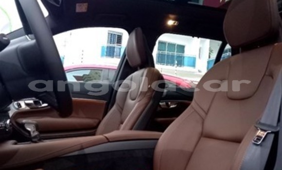 Comprar Usado Volvo XC90 Preto Carro em Luena em Moxico Comprar Usado Volvo XC90 Preto Carro em Luena em Moxico