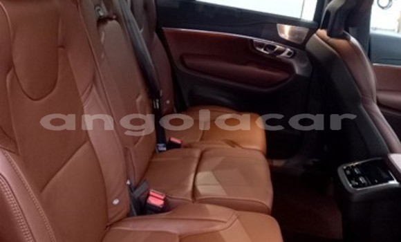 Comprar Usado Volvo XC90 Preto Carro em Luena em Moxico Comprar Usado Volvo XC90 Preto Carro em Luena em Moxico