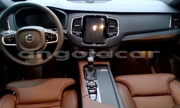 Comprar Usado Volvo XC90 Preto Carro em Luena em Moxico Comprar Usado Volvo XC90 Preto Carro em Luena em Moxico