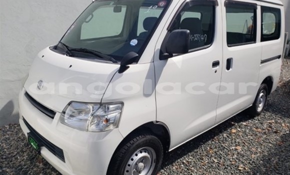 Acheter Occasion Voiture Toyota Hiace Blanc à Luena, Moxico