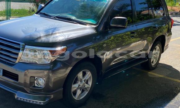 Buy Used Toyota Land Cruiser Silver Car in Luanda in Luanda Province Buy Used Toyota Land Cruiser Silver Car in Luanda in Luanda Province