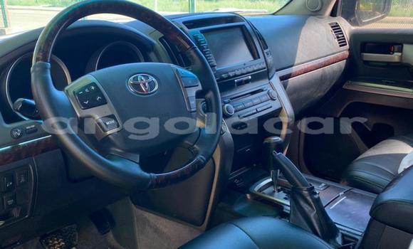 Buy Used Toyota Land Cruiser Silver Car in Luanda in Luanda Province Buy Used Toyota Land Cruiser Silver Car in Luanda in Luanda Province