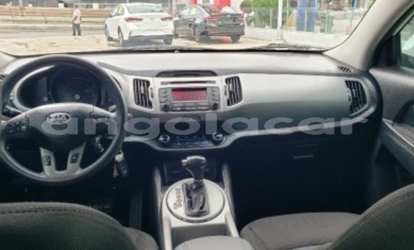 Buy Used Kia Sportage White Car in Luanda in Luanda Province Buy Used Kia Sportage White Car in Luanda in Luanda Province