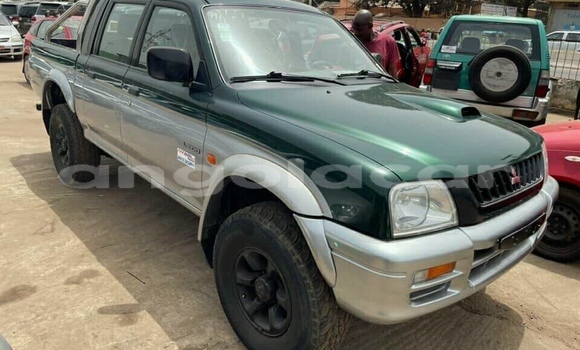 Comprar Usado Mitsubishi L200 Outro Carro em Luena em Moxico