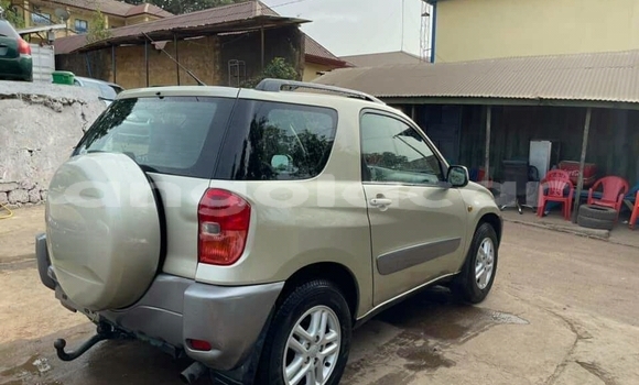 Comprar Usado Toyota RAV4 Outro Carro em Luena em Moxico Comprar Usado Toyota RAV4 Outro Carro em Luena em Moxico