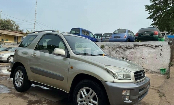 Comprar Usado Toyota RAV4 Outro Carro em Luena em Moxico Comprar Usado Toyota RAV4 Outro Carro em Luena em Moxico