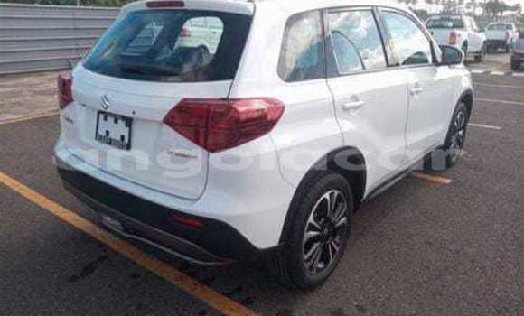 Acheter Neuf Voiture Suzuki Vitara Blanc à N'zeto, Zaïre Acheter Neuf Voiture Suzuki Vitara Blanc à N'zeto, Zaïre