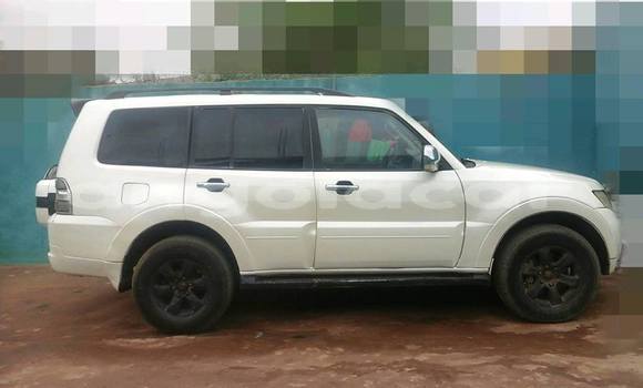 Acheter Occasion Voiture Mitsubishi Pajero Blanc à Luanda, Province de Luanda