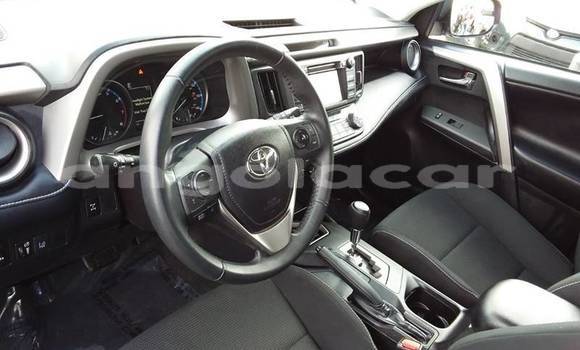 Comprar Usado Toyota RAV4 Bege Carro em Luanda em Luanda Province Comprar Usado Toyota RAV4 Bege Carro em Luanda em Luanda Province