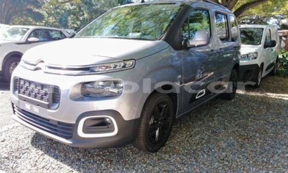 Buy Used Citroen Berlingo White Car in Luena in Moxico Buy Used Citroen Berlingo White Car in Luena in Moxico