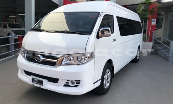 Comprar Usado Nash Ambassador Bege Carro em Luena em Moxico