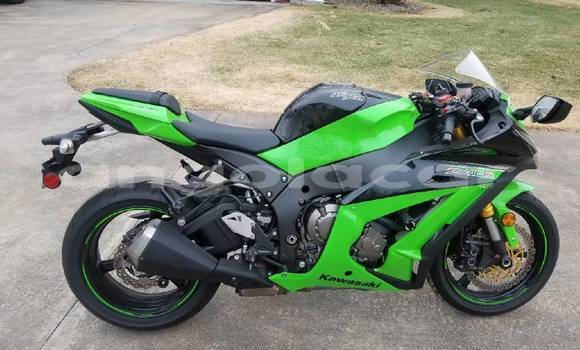 Comprar Usado Kawasaki Ninja ZX-10R Bege Moto em Luanda em Luanda Province Comprar Usado Kawasaki Ninja ZX-10R Bege Moto em Luanda em Luanda Province