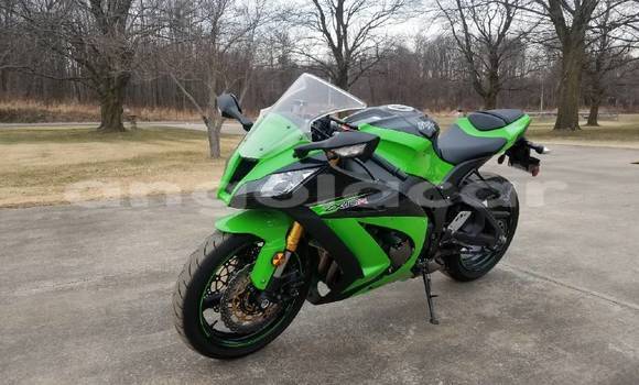 Comprar Usado Kawasaki Ninja ZX-10R Bege Moto em Luanda em Luanda Province Comprar Usado Kawasaki Ninja ZX-10R Bege Moto em Luanda em Luanda Province