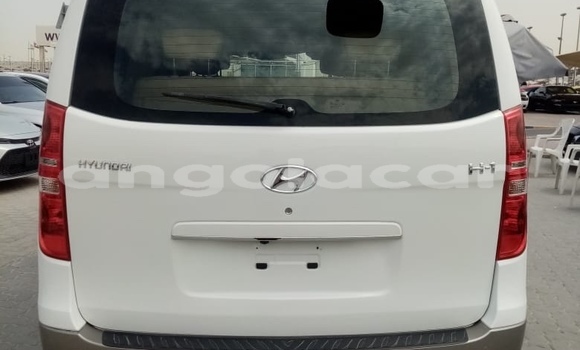 Buy Used Hyundai H1 White Car in Benguela in Benguela Buy Used Hyundai H1 White Car in Benguela in Benguela
