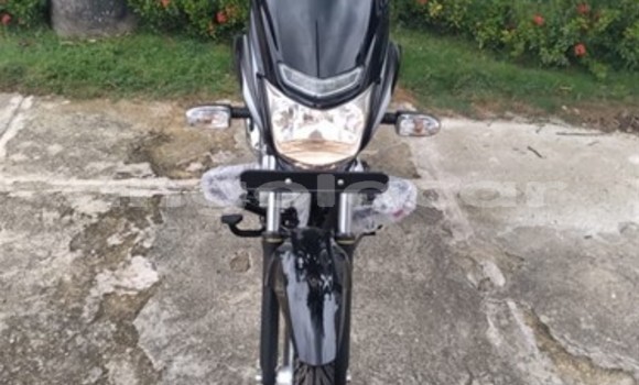 Comprar Usado Bajaj PLATINA Preto Moto em Luanda em Luanda Province Comprar Usado Bajaj PLATINA Preto Moto em Luanda em Luanda Province