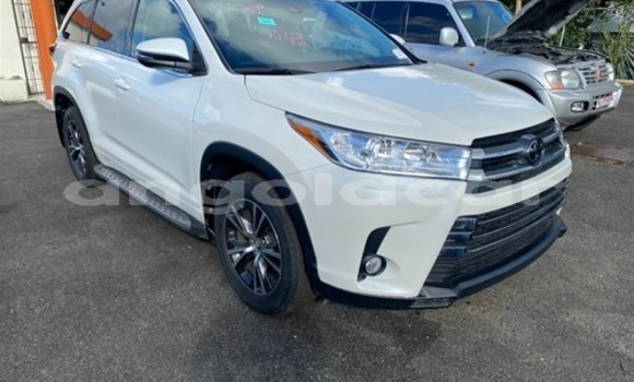 Comprar Usado Toyota Highlander Branco Carro em Luena em Moxico