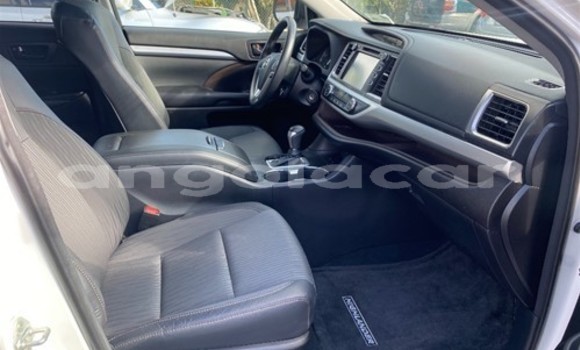 Comprar Usado Toyota Highlander Branco Carro em Luena em Moxico Comprar Usado Toyota Highlander Branco Carro em Luena em Moxico