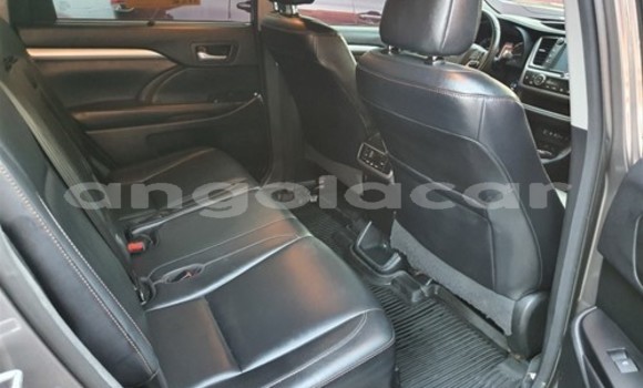Buy Used Toyota Highlander Silver Car in Luanda in Luanda Province Buy Used Toyota Highlander Silver Car in Luanda in Luanda Province
