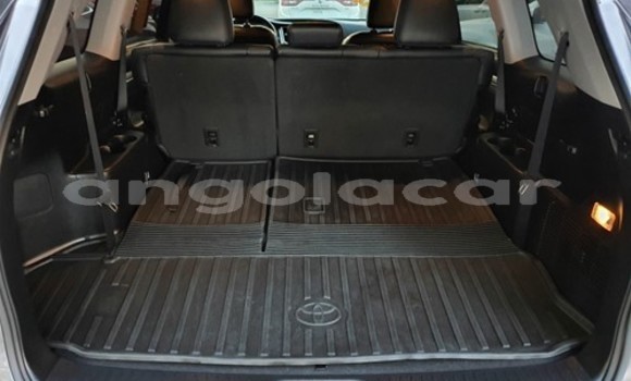 Buy Used Toyota Highlander Silver Car in Luanda in Luanda Province Buy Used Toyota Highlander Silver Car in Luanda in Luanda Province