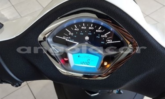 Comprar Usado Piaggio Fly 50/150 Branco Moto em Luena em Moxico Comprar Usado Piaggio Fly 50/150 Branco Moto em Luena em Moxico