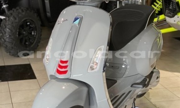 Comprar Usado Vespa Sprint Prata Moto em Luanda em Luanda Province