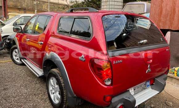 Comprar Usado Mitsubishi L200 Vermelho Carro em Huambo em Huambo Comprar Usado Mitsubishi L200 Vermelho Carro em Huambo em Huambo