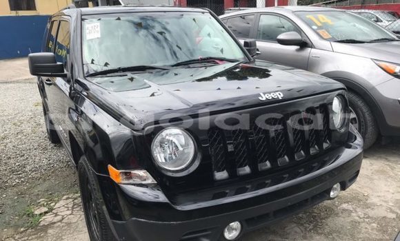 Comprar Usado Jeep Patriot Preto Carro em Huambo em Huambo