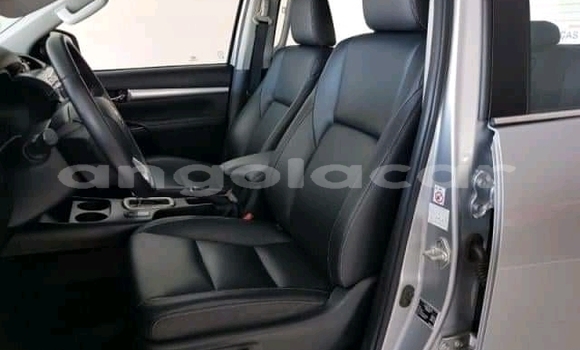 Comprar Usado Toyota Hilux Prata Carro em Moçâmedes em Namibe Province Comprar Usado Toyota Hilux Prata Carro em Moçâmedes em Namibe Province