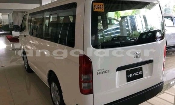 Comprar Usado Toyota Hiace Branco Carro em Moçâmedes em Namibe Province Comprar Usado Toyota Hiace Branco Carro em Moçâmedes em Namibe Province