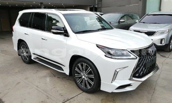 Acheter Occasion Voiture Lexus LX 570 Blanc à Luena, Moxico Acheter Occasion Voiture Lexus LX 570 Blanc à Luena, Moxico