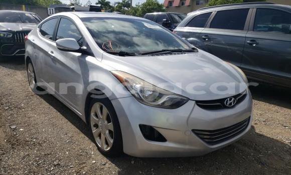 Comprar Usado Hyundai Elantra Prata Carro em Benguela em Benguela