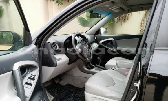 Comprar Usado Toyota RAV4 Preto Carro em Luena em Moxico Comprar Usado Toyota RAV4 Preto Carro em Luena em Moxico