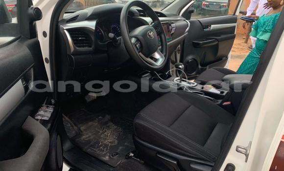 Comprar Usado Toyota Hilux Branco Carro em Moçâmedes em Namibe Province Comprar Usado Toyota Hilux Branco Carro em Moçâmedes em Namibe Province