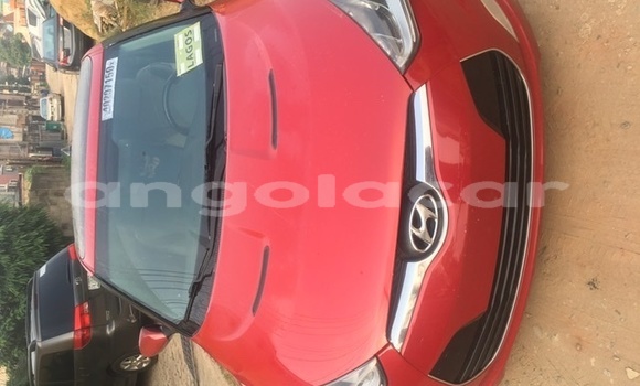 Buy Used Hyundai Veloster Red Car in Moçâmedes in Namibe Province Buy Used Hyundai Veloster Red Car in Moçâmedes in Namibe Province