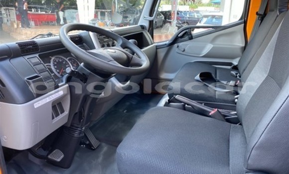 Comprar Usado Mitsubishi Colt Vermelho Carro em Luena em Moxico Comprar Usado Mitsubishi Colt Vermelho Carro em Luena em Moxico