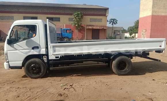 Comprar Usado Mitsubishi Lancer Branco Carro em Huambo em Huambo