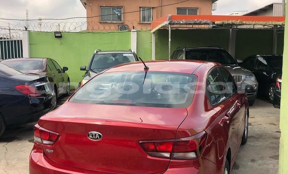 Acheter Occasion Voiture Kia rio Rouge à Huambo, Huambo Acheter Occasion Voiture Kia rio Rouge à Huambo, Huambo